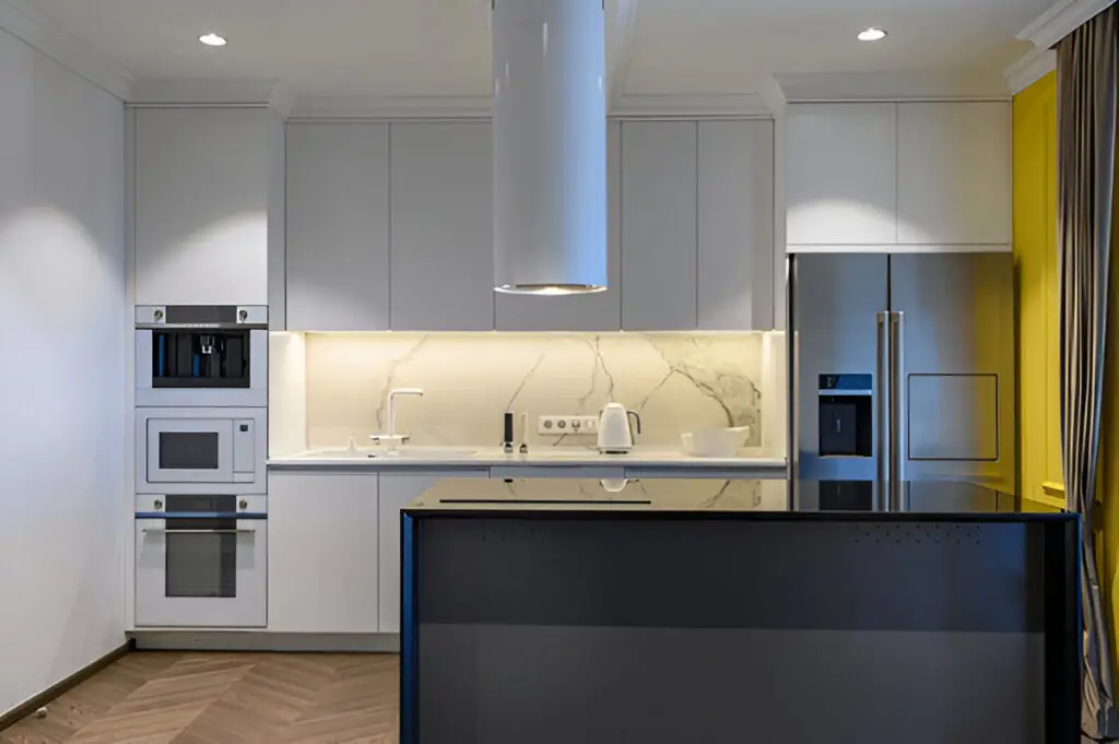 Discover Chic Kitchen Island Designs for a Functional Home 1 Chic Kitchen Island